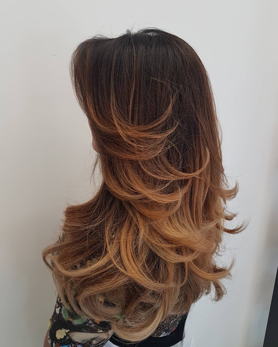 Lange laagjes met een ombre van bruin naar karamel